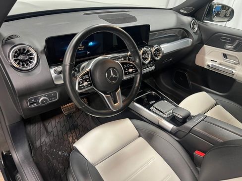 Used 2022 Mercedes-Benz GLB 250 4MATIC image 21