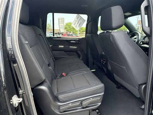 Certified 2025 Chevrolet Suburban LS AWD/4WD image 26