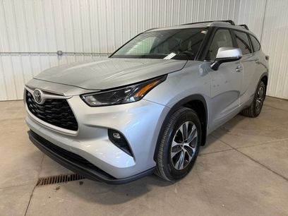 Used 2023 Toyota Highlander XLE