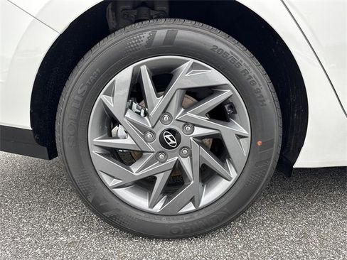 New 2026 Hyundai Elantra Blue image 17