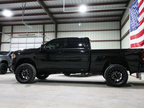 Used 2024 RAM 3500 Laramie w/ Night Edition AWD/4WD image 6