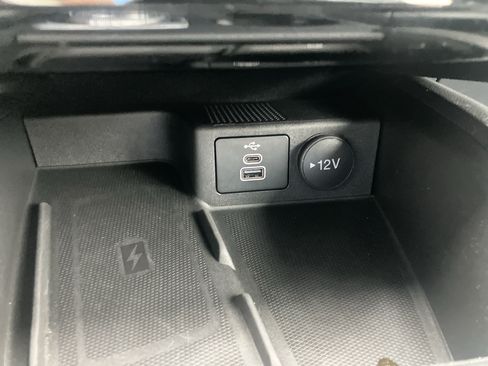 Certified 2025 Ford Escape Platinum AWD/4WD image 28