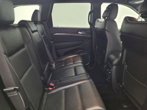 Used 2019 Jeep Grand Cherokee Overland AWD/4WD image 19