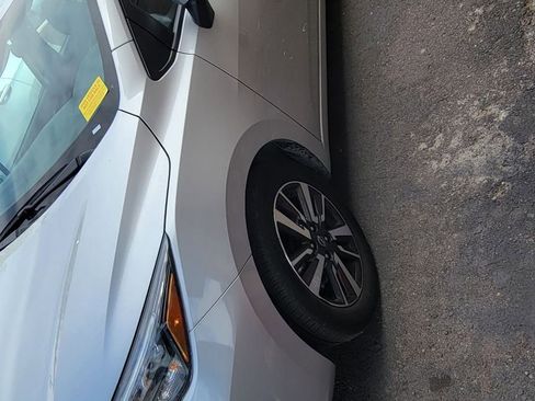 Used 2025 Nissan Versa SV image 2