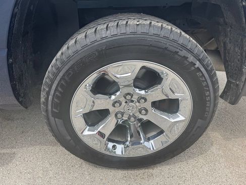 Used 2019 RAM 1500 Big Horn AWD/4WD image 12