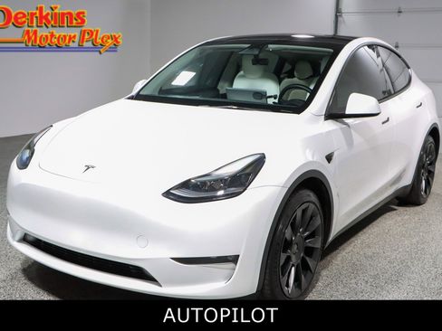 Used 2023 Tesla Model Y Long Range image 1