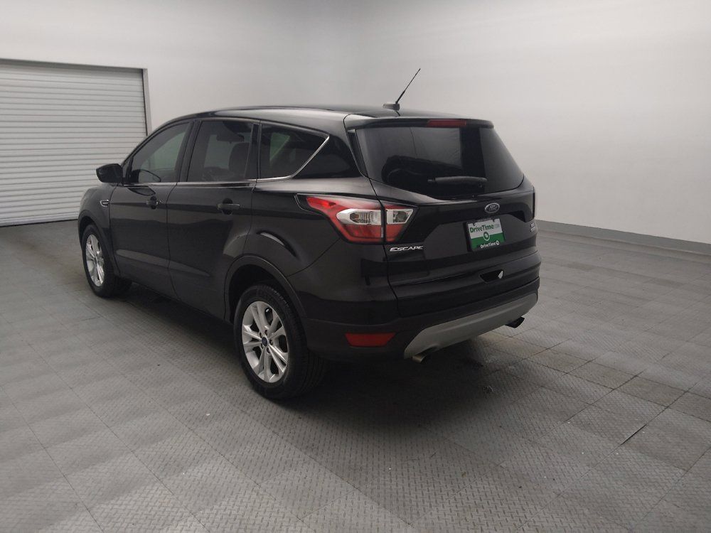 Used 2017 Ford Escape SE FWD image 5