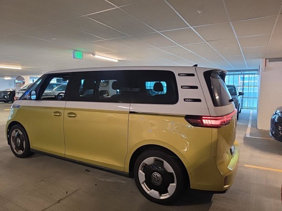Used 2025 Volkswagen ID. Buzz Pro S Plus AWD/4WD image 18