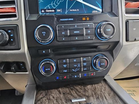 Used 2017 Ford F250 Lariat w/ Lariat Value Package image 33