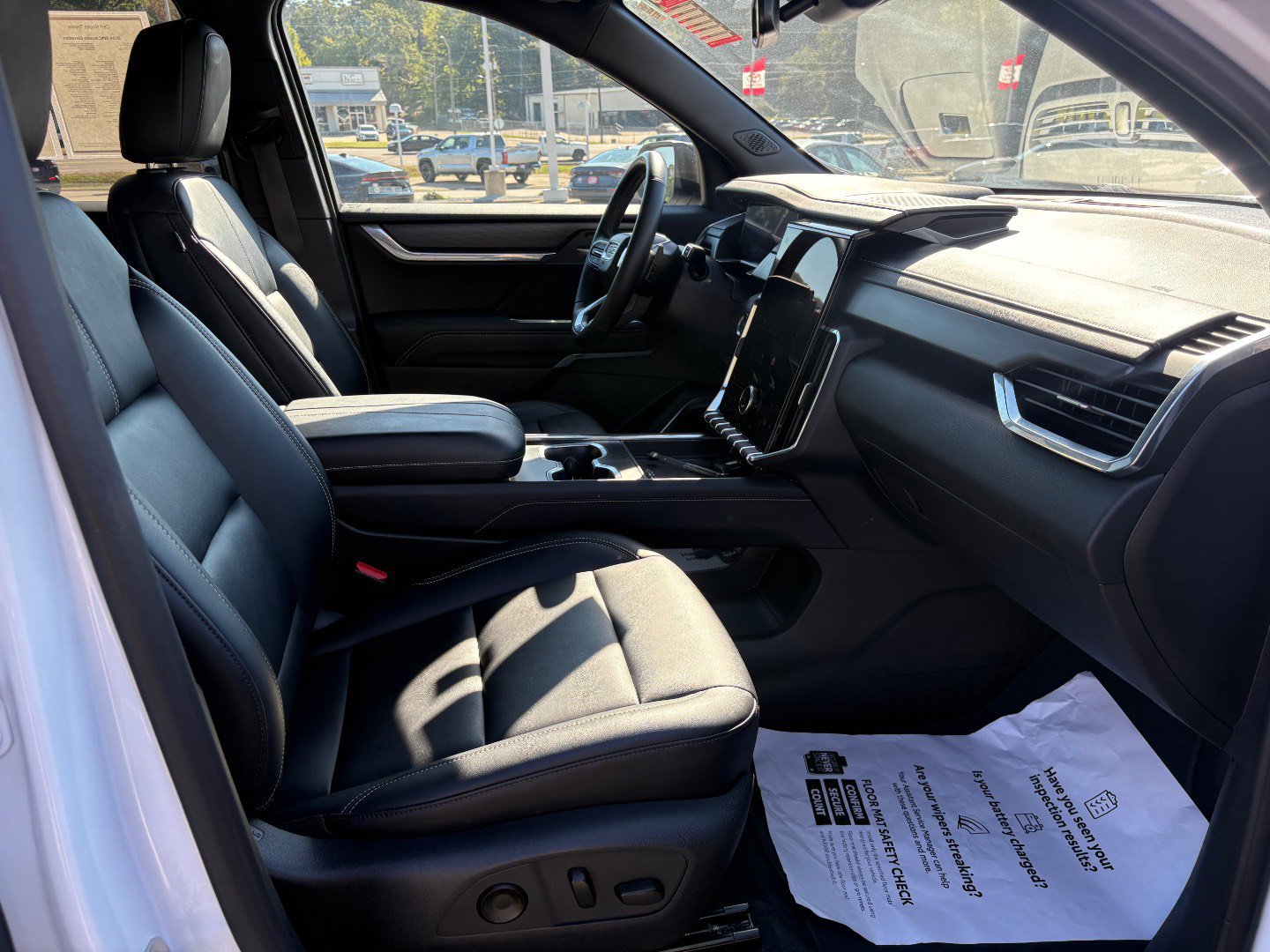 Used 2024 GMC Acadia Elevation FWD image 11