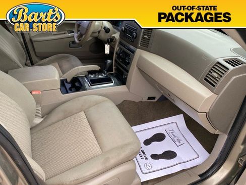 Used 2006 Jeep Grand Cherokee Laredo w/ Trailer Tow Group AWD/4WD image 16