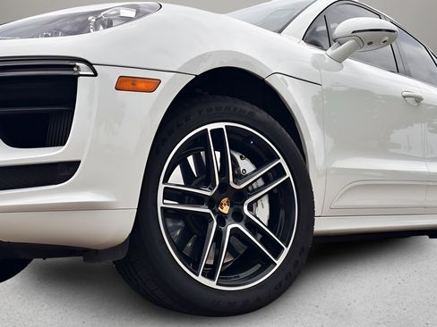 Used 2021 Porsche Macan Turbo AWD/4WD image 25