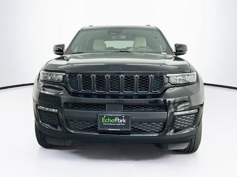 Used 2023 Jeep Grand Cherokee L Limited w/ Black Appearance Package AWD/4WD image 2