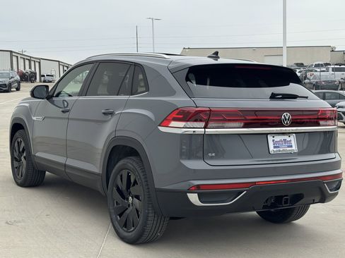 New 2026 Volkswagen Atlas Cross Sport SE image 6