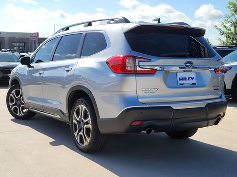 Used 2023 Subaru Ascent Touring AWD/4WD image 3