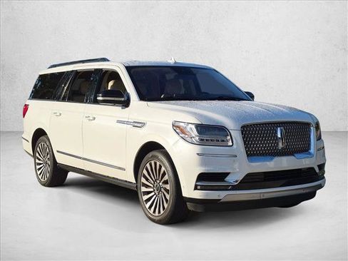 Used 2020 Lincoln Navigator L Reserve w/ Luxury Package AWD/4WD image 3