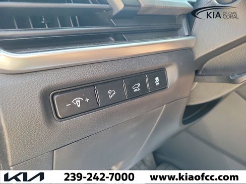 Certified 2024 Kia Telluride EX w/ EX Captain's Chair Package FWD image 28