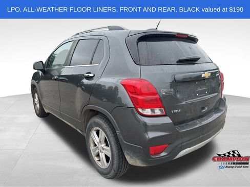 Used 2019 Chevrolet Trax LT w/ LT Convenience Package image 3