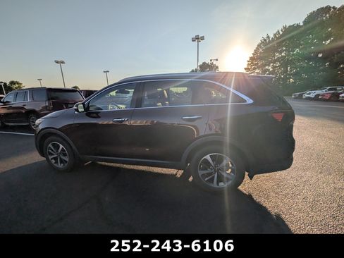 Used 2019 Kia Sorento EX FWD image 11