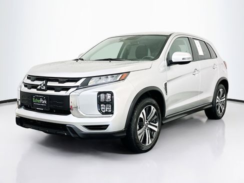 Used 2025 Mitsubishi Outlander Sport SE AWD/4WD image 3