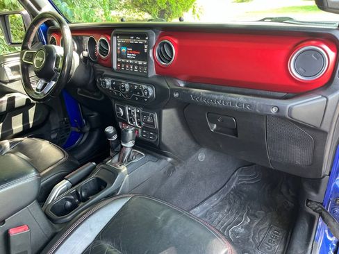 Used 2018 Jeep Wrangler Unlimited Rubicon AWD/4WD image 38