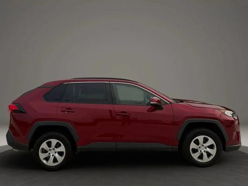Used 2019 Toyota RAV4 LE w/ All Weather Liner Package AWD/4WD image 8