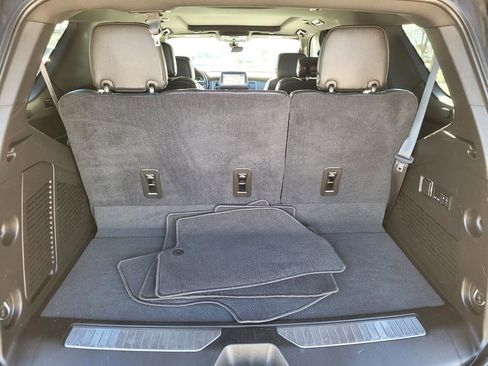 Used 2021 Chevrolet Tahoe Premier w/ Premium Package image 17