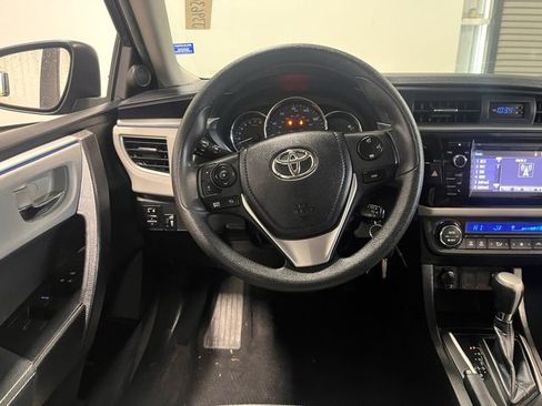 Used 2015 Toyota Corolla L image 21
