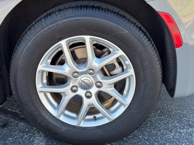 Used 2025 Chrysler Pacifica Select FWD image 8