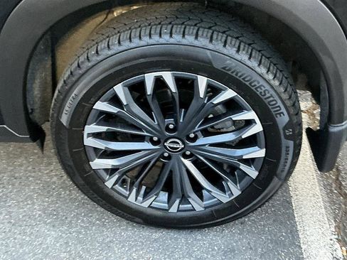 Certified 2025 Nissan Rogue SL w/ Tech Package image 8