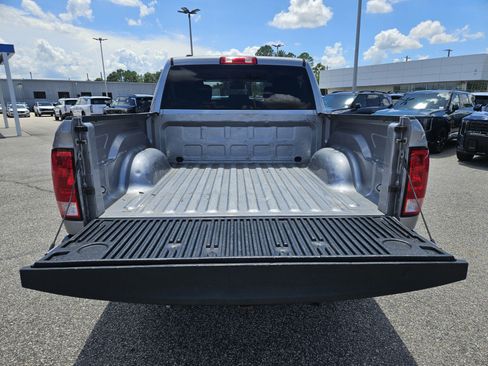 Used 2021 RAM 1500 Classic SLT AWD/4WD image 18