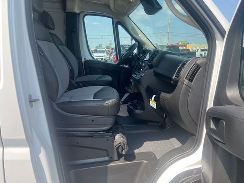 Used 2025 RAM ProMaster 2500 w/ Convenience Group image 16
