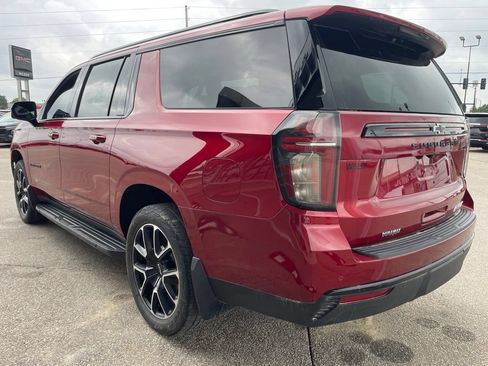 Used 2024 Chevrolet Suburban RST w/ Luxury Package AWD/4WD image 4