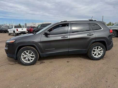 Used 2014 Jeep Cherokee Latitude AWD/4WD image 2
