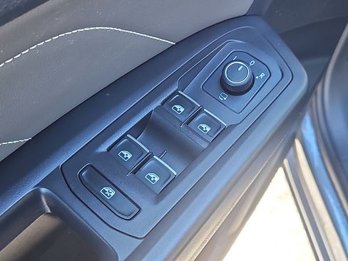 Used 2023 Volkswagen Atlas SEL Premium image 25