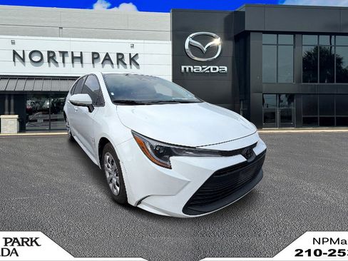 Used 2024 Toyota Corolla LE FWD image 1