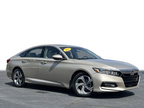 Used 2020 Honda Accord EX image 2