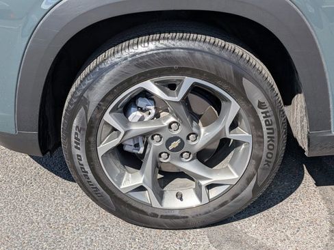 Used 2025 Chevrolet Trax LT image 15