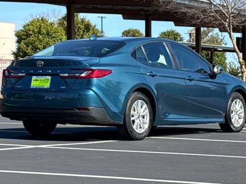 Used 2025 Toyota Camry LE image 11