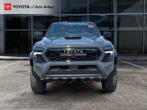 Used 2025 Toyota Tacoma TRD Pro AWD/4WD image 13