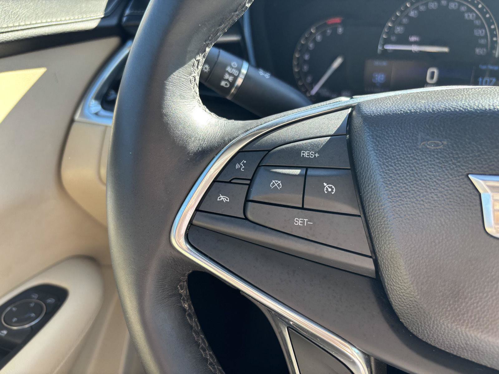 Used 2018 Cadillac XT5 FWD w/ LPO, Wheel Lock Package image 21
