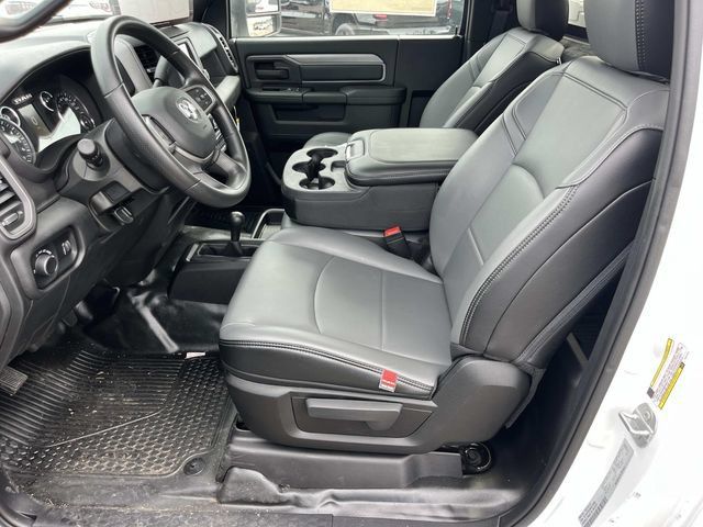 New 2024 RAM 3500 Tradesman AWD/4WD image 19