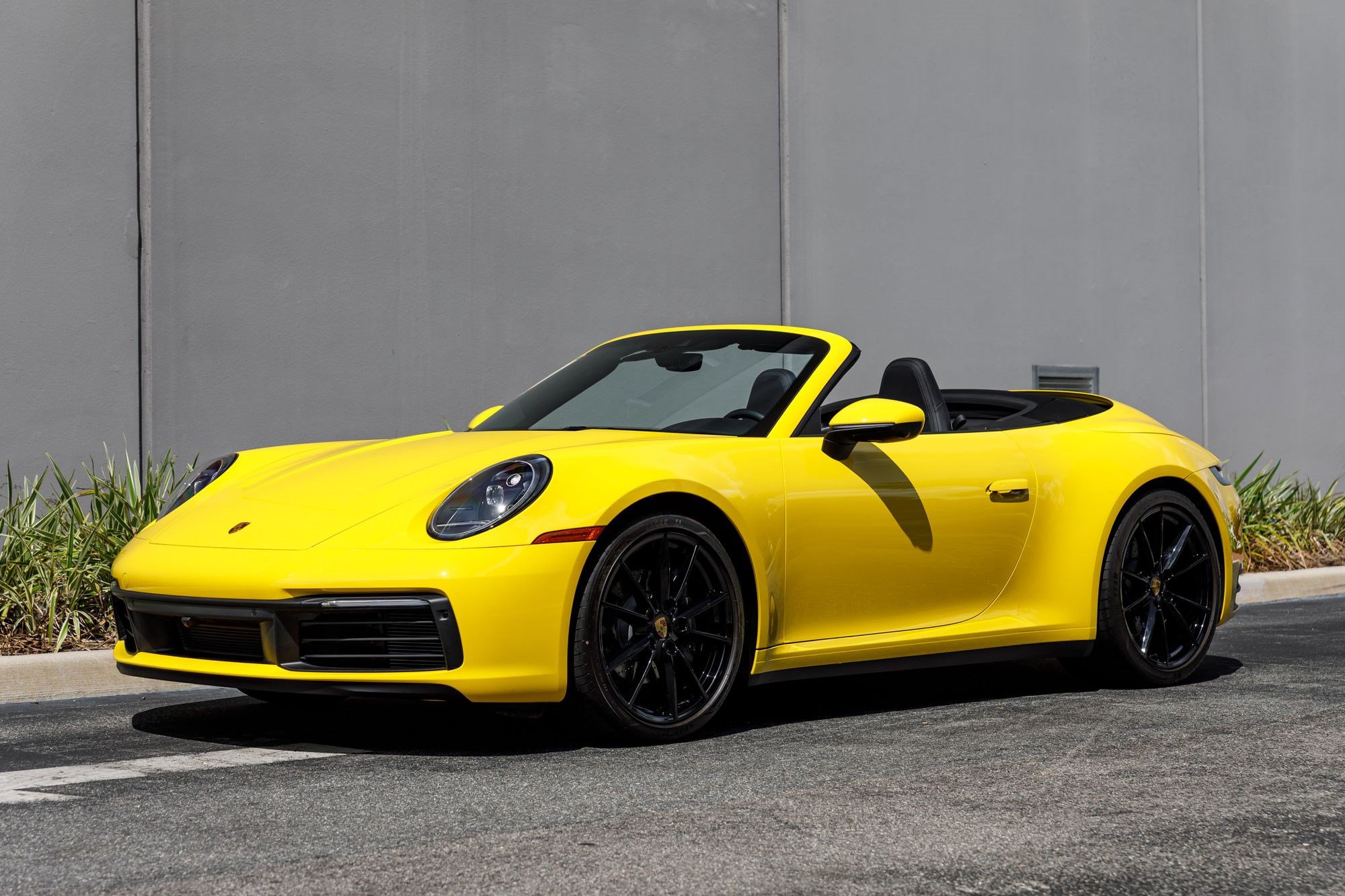 Used 2022 Porsche 911 Carrera RWD image 6