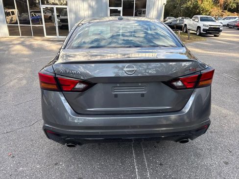 Used 2025 Nissan Altima 2.5 SR FWD image 8