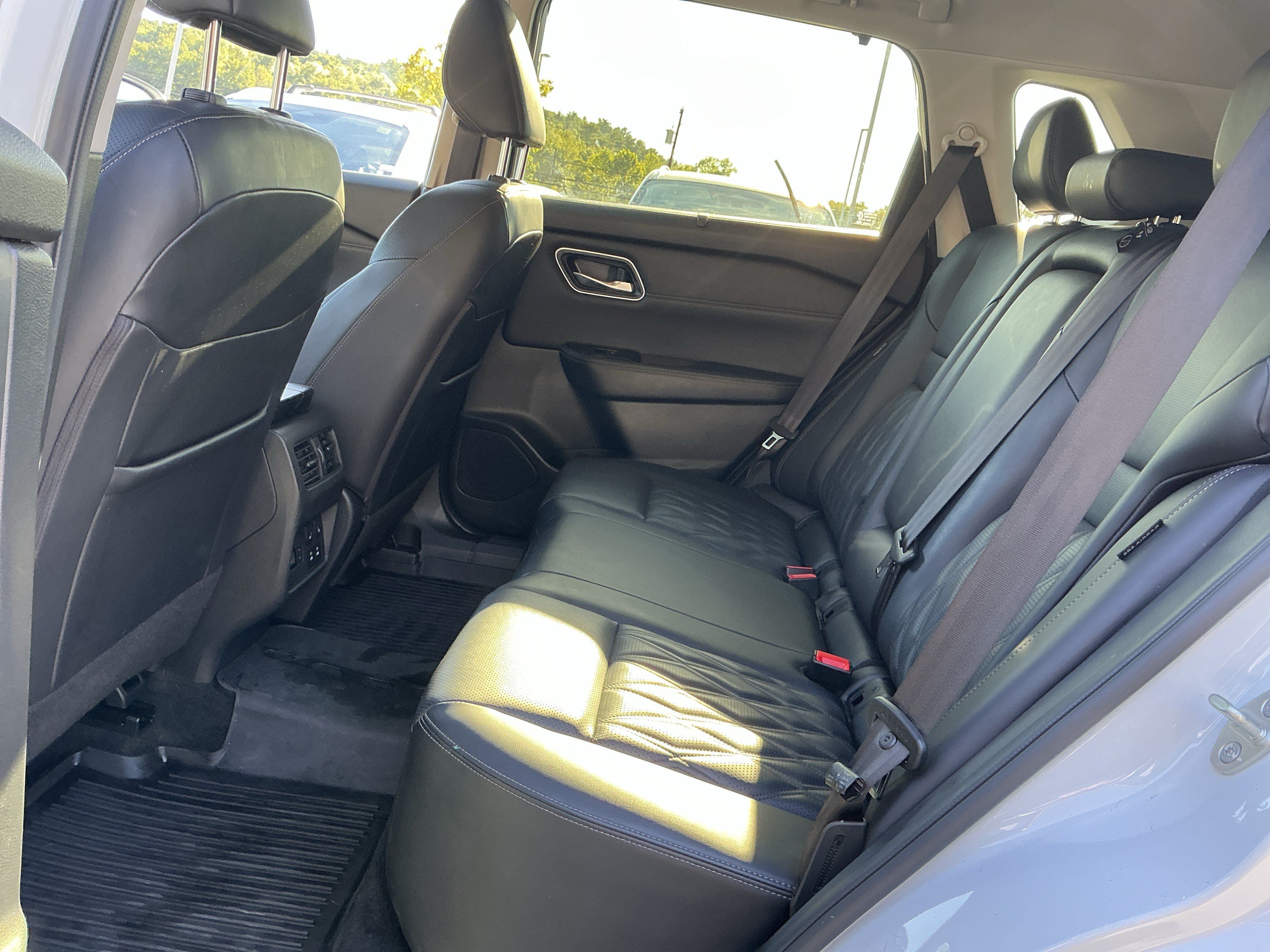 Used 2024 Nissan Rogue Platinum w/ Platinum Premium Package AWD/4WD image 16