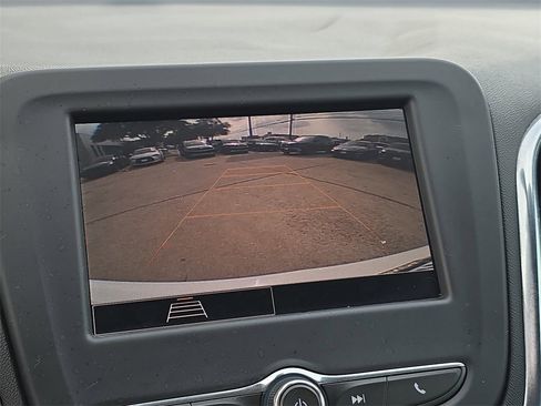 Used 2022 Chevrolet Equinox LS w/ LS Convenience Package image 21