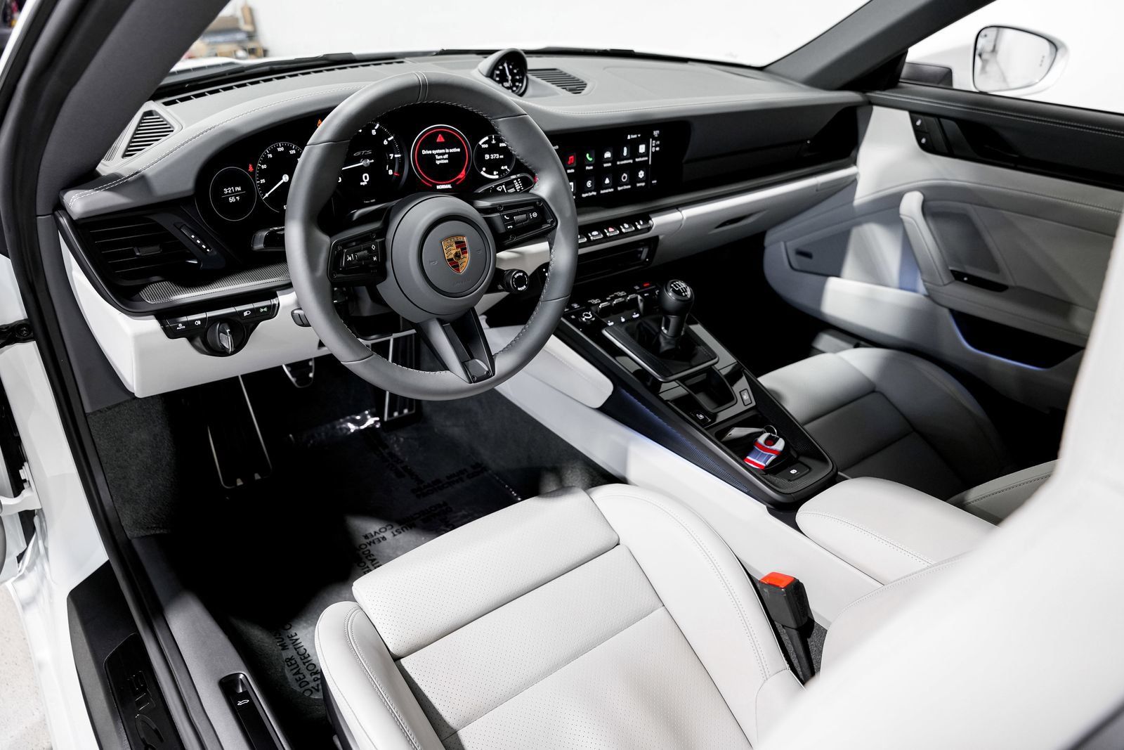 Used 2022 Porsche 911 Carrera GTS RWD image 9