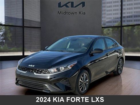 Used 2024 Kia Forte LXS image 7