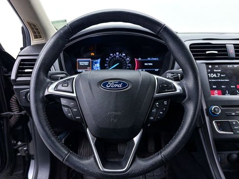 Used 2018 Ford Fusion SE w/ Equipment Group 201A image 27