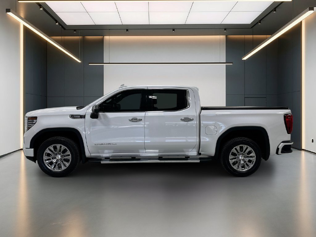 Used 2025 GMC Sierra 1500 Denali w/ Technology Package AWD/4WD image 2